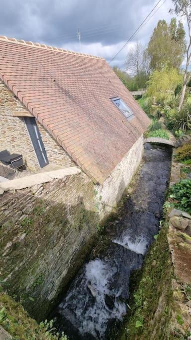Ancien Moulin Pres D'Un Ruisseau Villa Sallen Exteriör bild